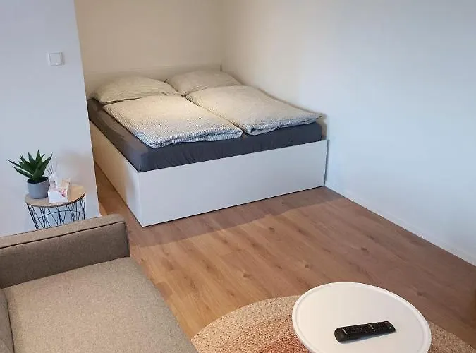 Zoo Karlovarska アパート